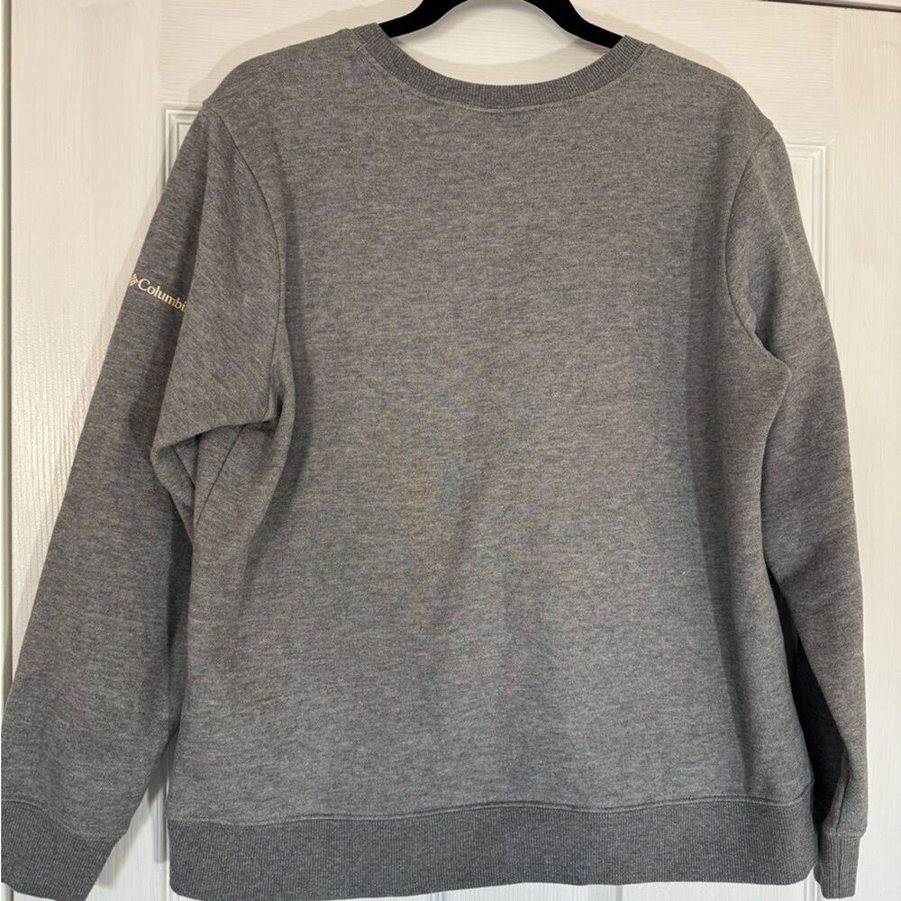 Columbia Gray Crewneck Sweatshirt with Fox in a Red Beanie - Picture 6 of 7